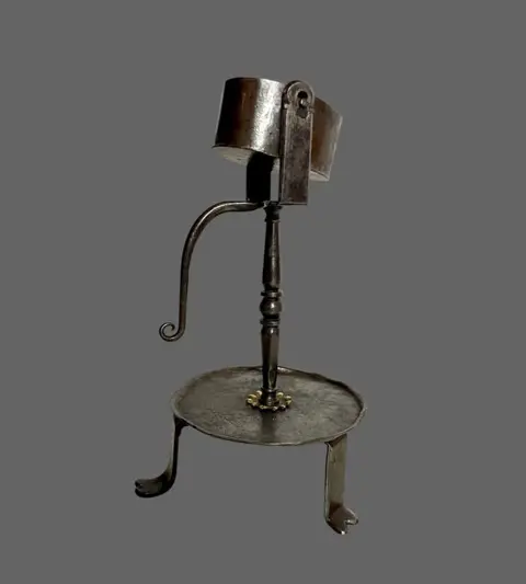 Olielamp - IJzer (gesmeed) - waarschijnlijk 18e eeuw