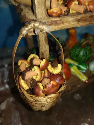 groente- en fruitkraam - hout wax acryl kleuren en stof - Eind 20e eeuw