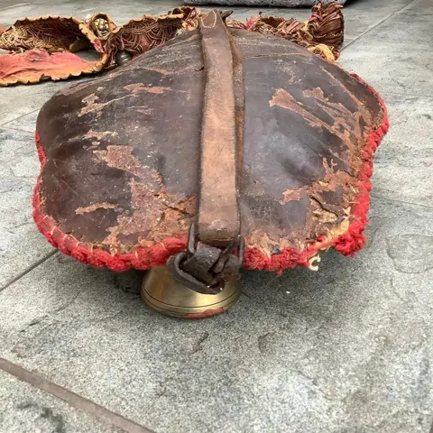 bellentuig paard arreslee - Volkskunst - Leer brons stof - Eind 19e - begin 20e eeuw