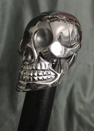 Een ongewone "vanitas vanitatis" - "memento mori" vrijmetselaars wandelstok - verzilverd brons en zwart hout - Tweede helft 20e eeuw