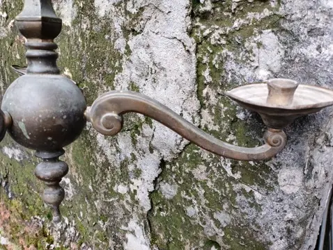 Bronzen kandelaar met 3 armen. Midden 19e eeuw Hoogte 66 cm. (1) - Charles X - Brons (gepatineerd) - Begin 19e eeuw