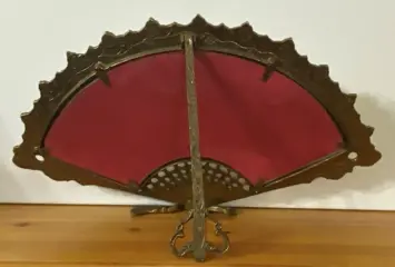 Waaiervormige spiegel met afgeschuinde kwast - Brons - 20e eeuw