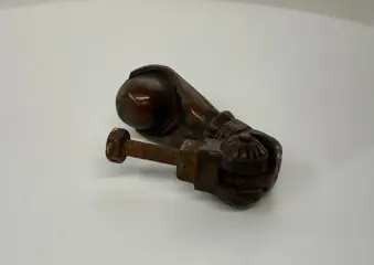 Door knocker in the shape of a hand - Gepatineerd brons - 20e eeuw