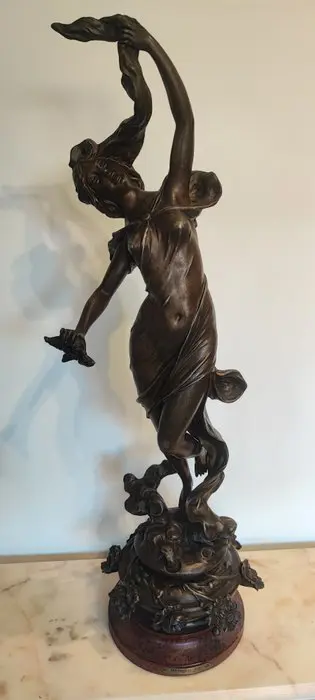 Emile Fuchs (1866-1929) - Groot beeld getiteld "Les Parfums - Fleurs" - 76 cm - Zinklegering - Eind 19e eeuw