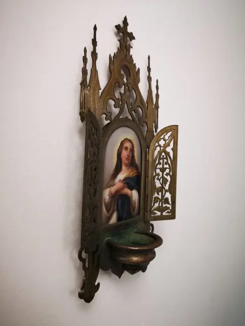 Reisreliekschrijn "Maria Magdalena" (1) - Porselein, Verzilverd, Verf - Eind 19e eeuw