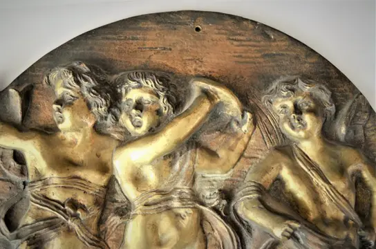 Paar wandborden met reliëf, decor van Putti - Brons (gepatineerd) - Eerste helft 20e eeuw