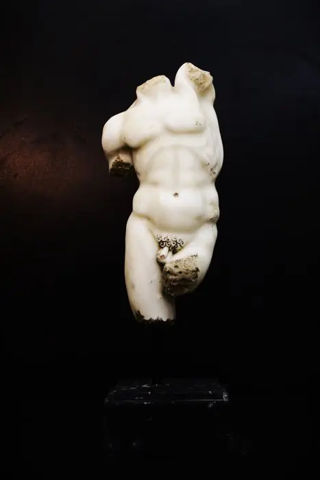 Beeld, Mannelijke torso - 67cm - Marmer - Midden 20e eeuw