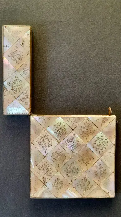 Kaartendoosje met parelmoer bolletjes - Parelmoer - Eind 19e eeuw