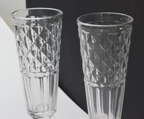 Vermoedelijk Louis Zoude & Cie., Namen - Paar champagneglazen - Kristal