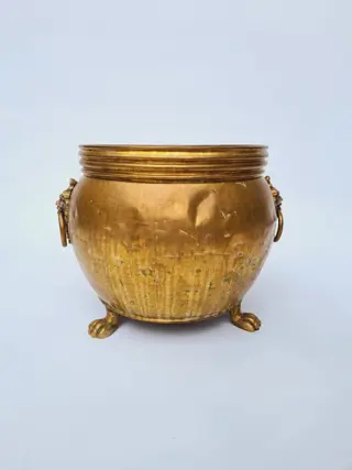 Cachepot with lion heads and lion feet - Koper - Begin 20e eeuw