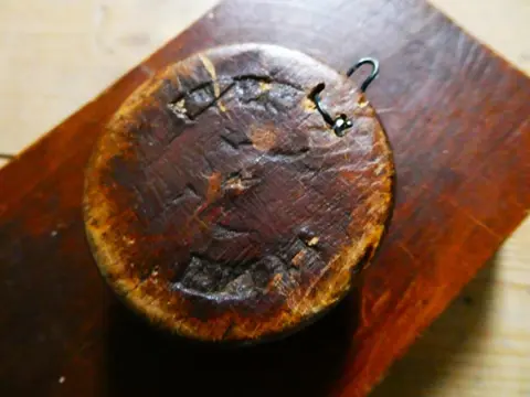 Botervorm met een druiventros - Hout - circa 1900