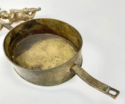 Reliek (1) - Brons (gepatineerd) - 19e eeuw