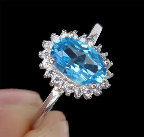 Ring van geloof versierd met een blauwe topaas - .925 zilver, Blue Topaz - Markeert innerlijke rijkdom