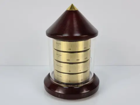 BARIGO weerstation / Barometer / Thermometer / Hygrometer - Hout / Messing / Plexiglas