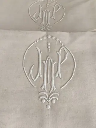 Set van 2 oude lakens voor een groot bed. 300x220cm (2) - metis. - Midden 20e eeuw