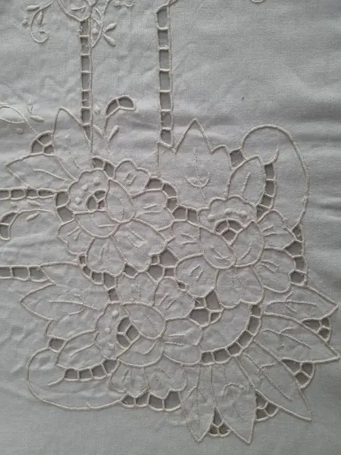 Spectaculair tafelkleed x 18 groot formaat puur katoen borduurwerk Handsnijwerk - 165 x 392 cm - Katoen - 21e eeuw