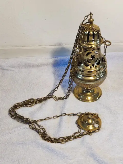Antiek kerkelijk/religeuze set. (2) - Messing en geslepen glas