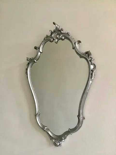 Beautiful vintage mirror - Baroque style - 1970s - Zilverkleurige resine