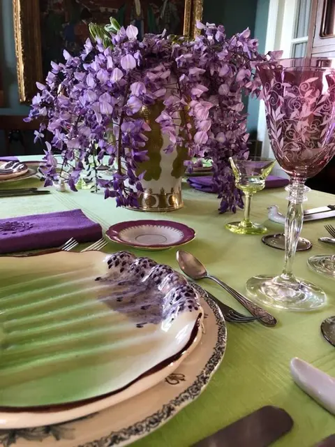 Tafelkleed voor grote tafels, met een elegante groene kleur. 2.80 x 1.70cm - Canvas. - 21e eeuw