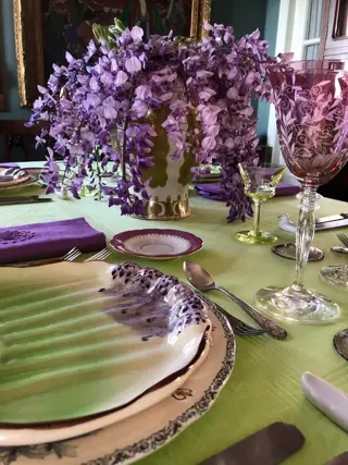 Tafelkleed voor grote tafels, met een elegante groene kleur. 2.80 x 1.70cm - Canvas. - 21e eeuw