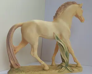 maska - Beeld (2) - Hars/polyester, alabaster powder