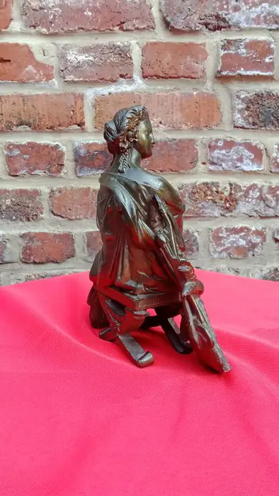 Beeld (1) - Napoleon III stijl - Zinklegering