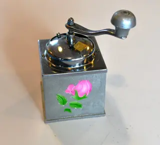 Koffiemolen (1) - Hout, hout en metaal