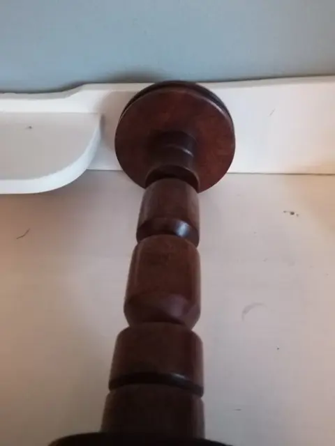 Antique wooden candlestick - Hout