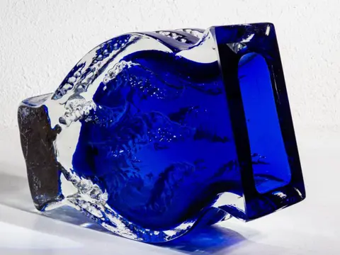 Kurt Wokan - Ingrid Glas - Blauwe Vaas - Hoogte 16 cm / 1,3 kg - Glas