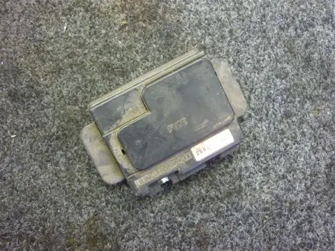 ZEKERINGKAST Kawasaki ZX 7 R 1996 - 2002