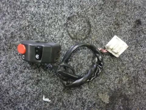 STUURSCHAKELAAR RECHTS Triumph Sprint RS 1999 - 2003