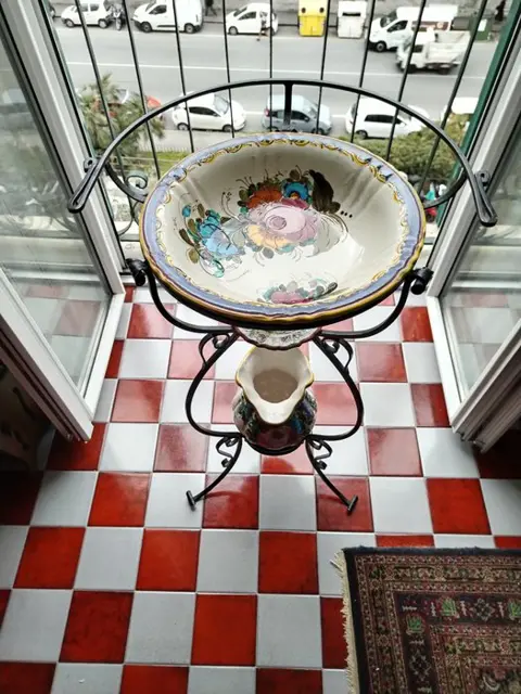 Wasbak (1) - IJzer (gegoten/gesmeed), Keramiek