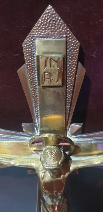 Kruisbeeld met Jezus Christus (1) - Art Deco - Koper