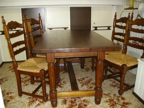 4 massieve eiken kamerstoelen met eikentafel