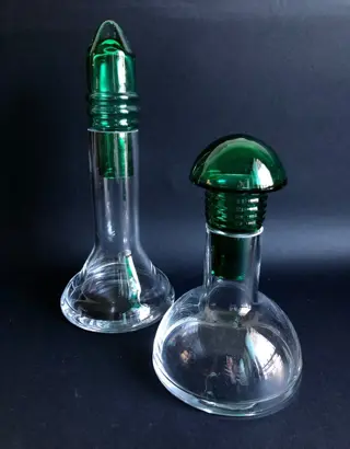 Futuristische flessen (2) - gekleurd glas