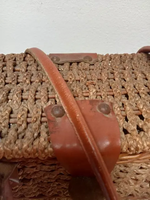 Brocant Frans Authentiek oud draagbaar naaimandje / tasje - rotan, zeegras, stevige kwaliteit