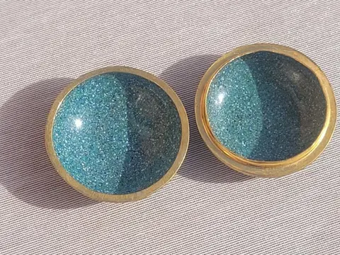 Vintage Cloisonné geëmailleerde trinket pillendoos met bloemen- en vlinderdecor (1) - Brons, Emaille