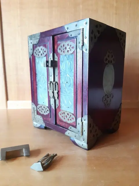 Sieradendoos/Kist (1) - Hout (Thuya), Messing