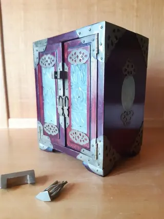 Sieradendoos/Kist (1) - Hout (Thuya), Messing