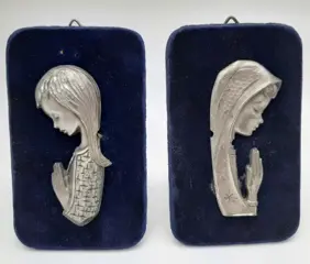 Praying Girls of Tin (2) - Textiel, Tin