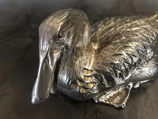 Beeld (1) - Zilverbrons