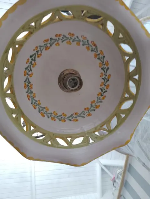 Kroonluchter (1) - Smeedijzer hout en keramiek