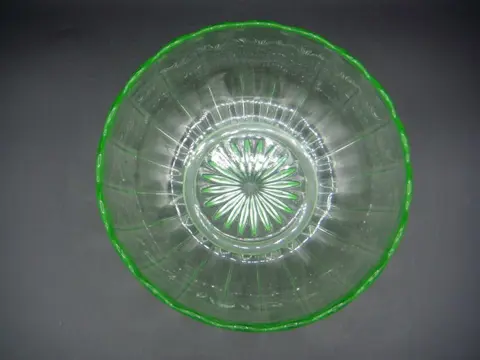 Middelpunt - Begin 20e eeuw - Art Deco - uranium glas