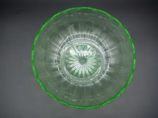 Middelpunt - Begin 20e eeuw - Art Deco - uranium glas