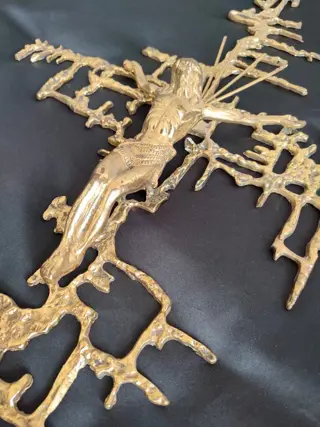 Kostbaar exclusief surrealistisch verguld bronzen kruisbeeld (1) - Surrealisme - Brons