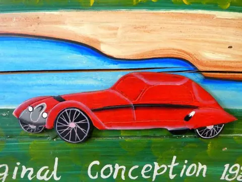 Murphy's Irish Pub Berlin Rare en Artisan Sign Talbot-Lago SS Coupè uit 1939 - Hout