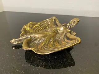 Prachtige koperen Vide-Poche – Art Nouveau vrouwelijk schaaltje - Koper