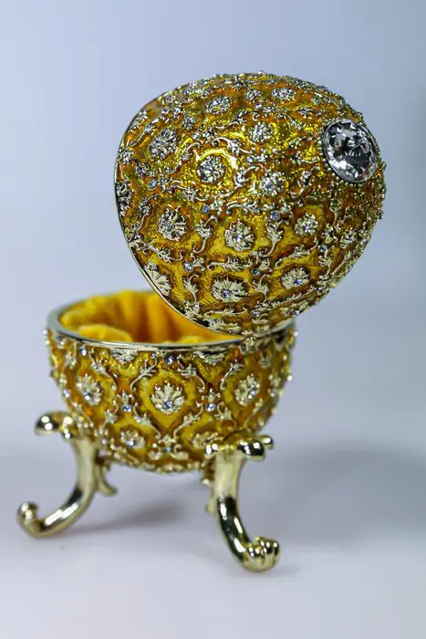 Faberge style egg with music box music box carillon Baroque flowers - Gold plated tin crystals