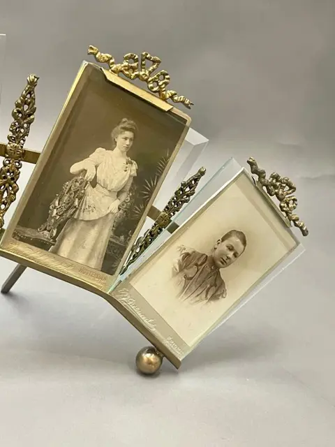 Zeldzaam Fransefotolijsten 5railsmet geslepen glazen (1) - Glas, Messing