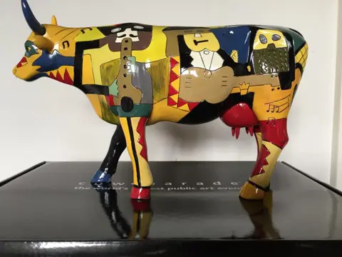 Cow Parade. Cowparade. Picowso's Moosicians. Large. - Beeld - Poly Resin